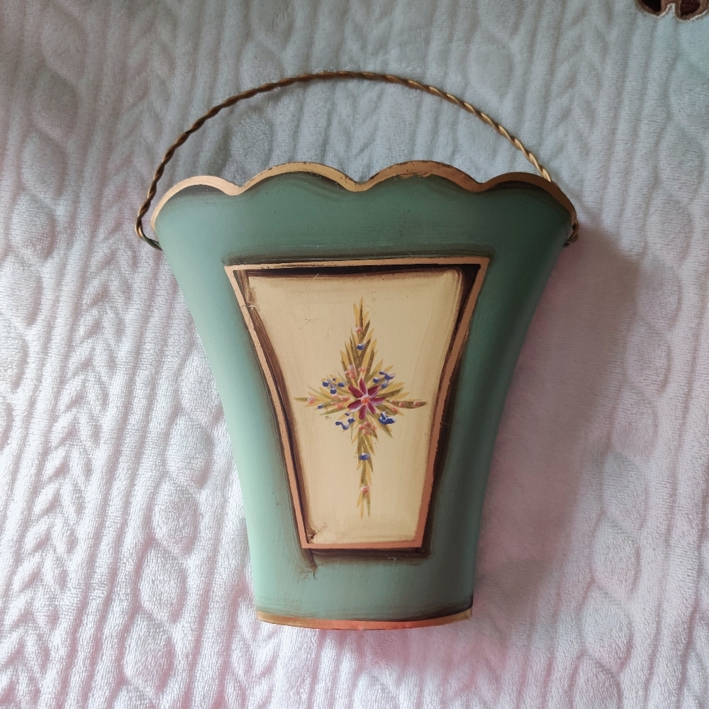 Shabby Chic Painted Floral Metal Hanging Standing Decor